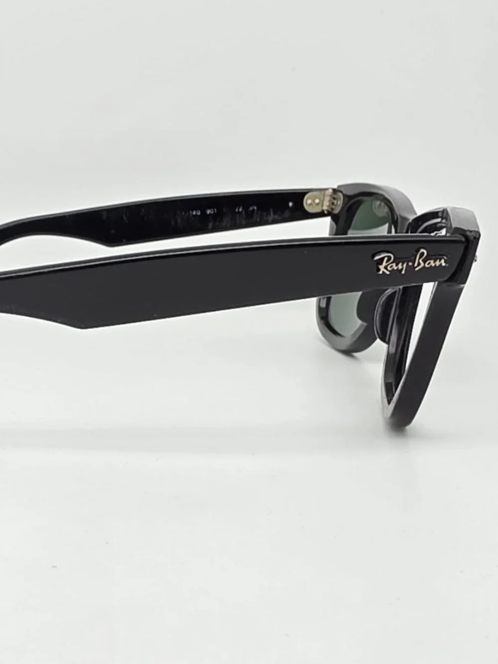 Ray-Ban RB2140 901 Wayfarer Black Frame G-15 Green Glass Lens Sunglasses w/ Case
